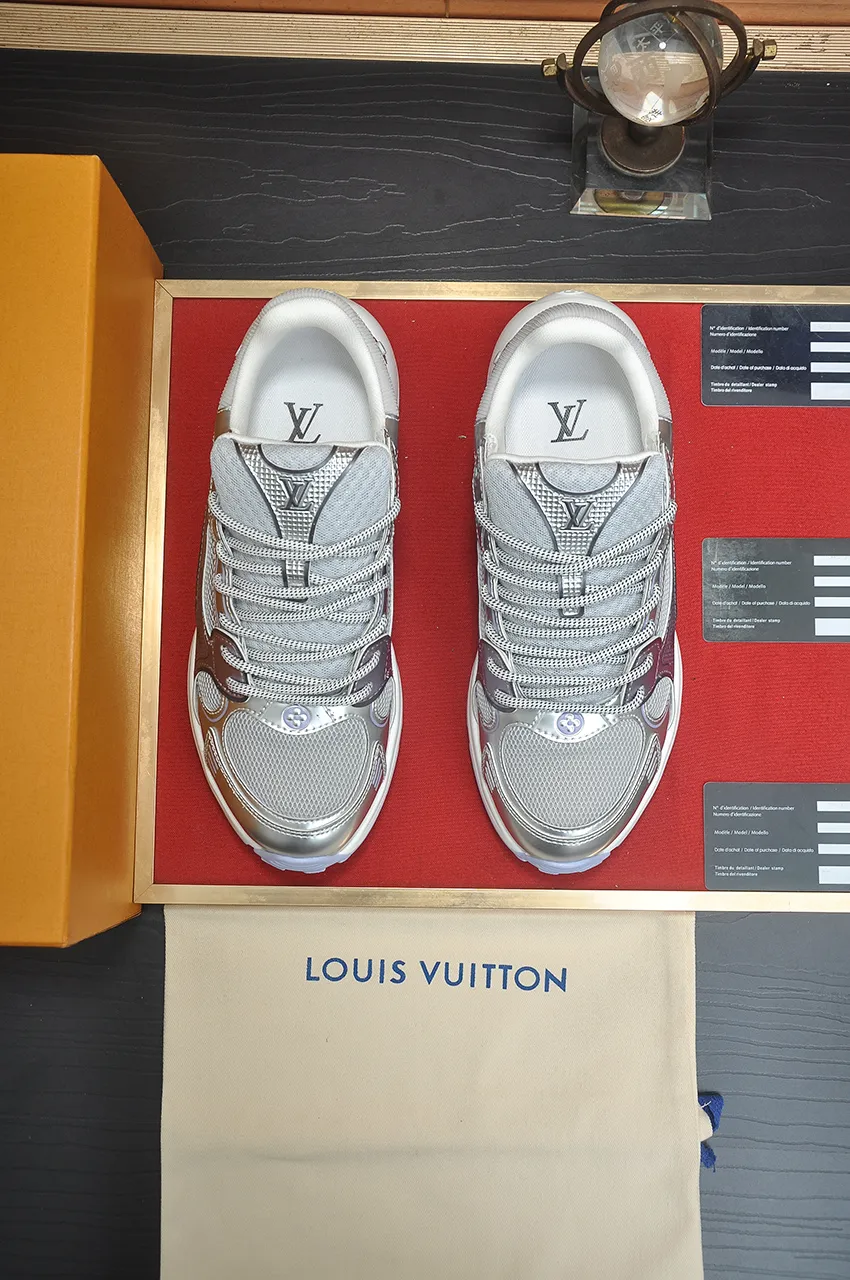 Men's men's shoes 💰640💶[LOUIS VUITTON] (couples 💑 style) new original order 🍀LV Louis Vuitton * - top version of LV classic trendy shoes! Made of imported original fabrics, mesh lining, and original wear-resistant rubber foam outsole! High quality products! Size (Female 35-39) (Male 39-44)